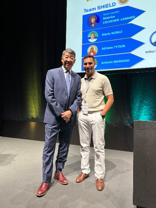 Dr. Mostafa Walyallah with Dr. David Chang at the ESCRS 2025 congress in Copenhagen